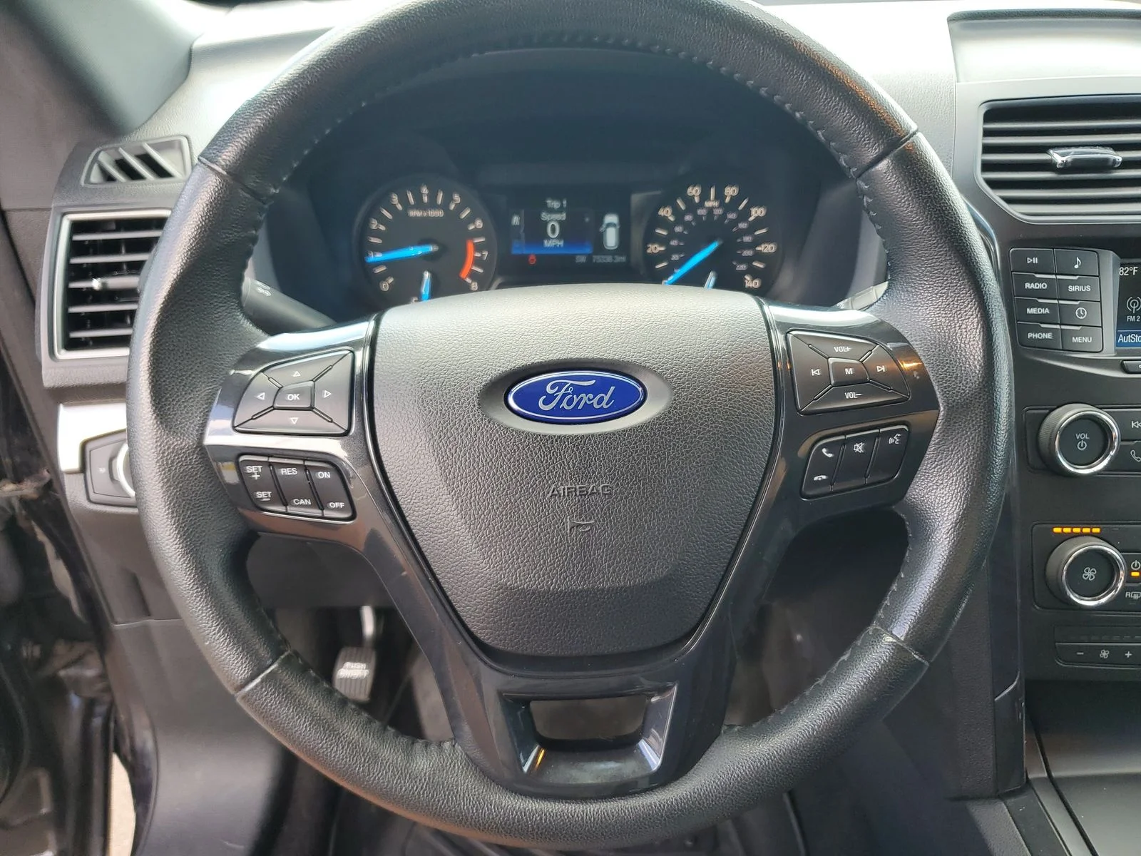 Used 2019 Black Ford XLT image 16