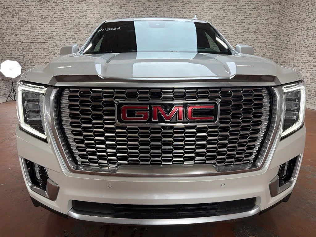 Used 2024 White Frost Tricoat GMC Denali image 2
