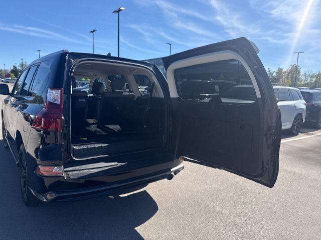 Used 2022 Black Lexus 460 image 9