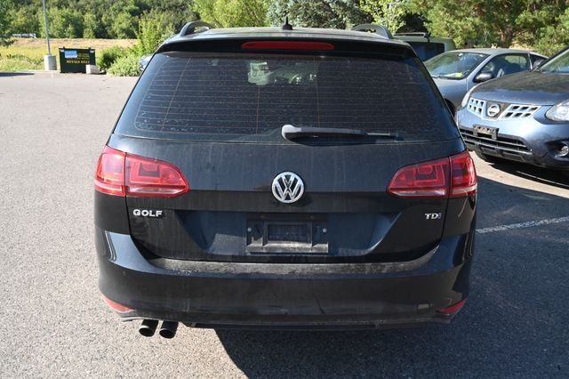 Used 2015 Black Volkswagen SE image 4