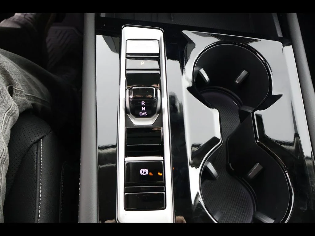 New 2026 Silver Volkswagen 2.0T SE w/Technology image 17