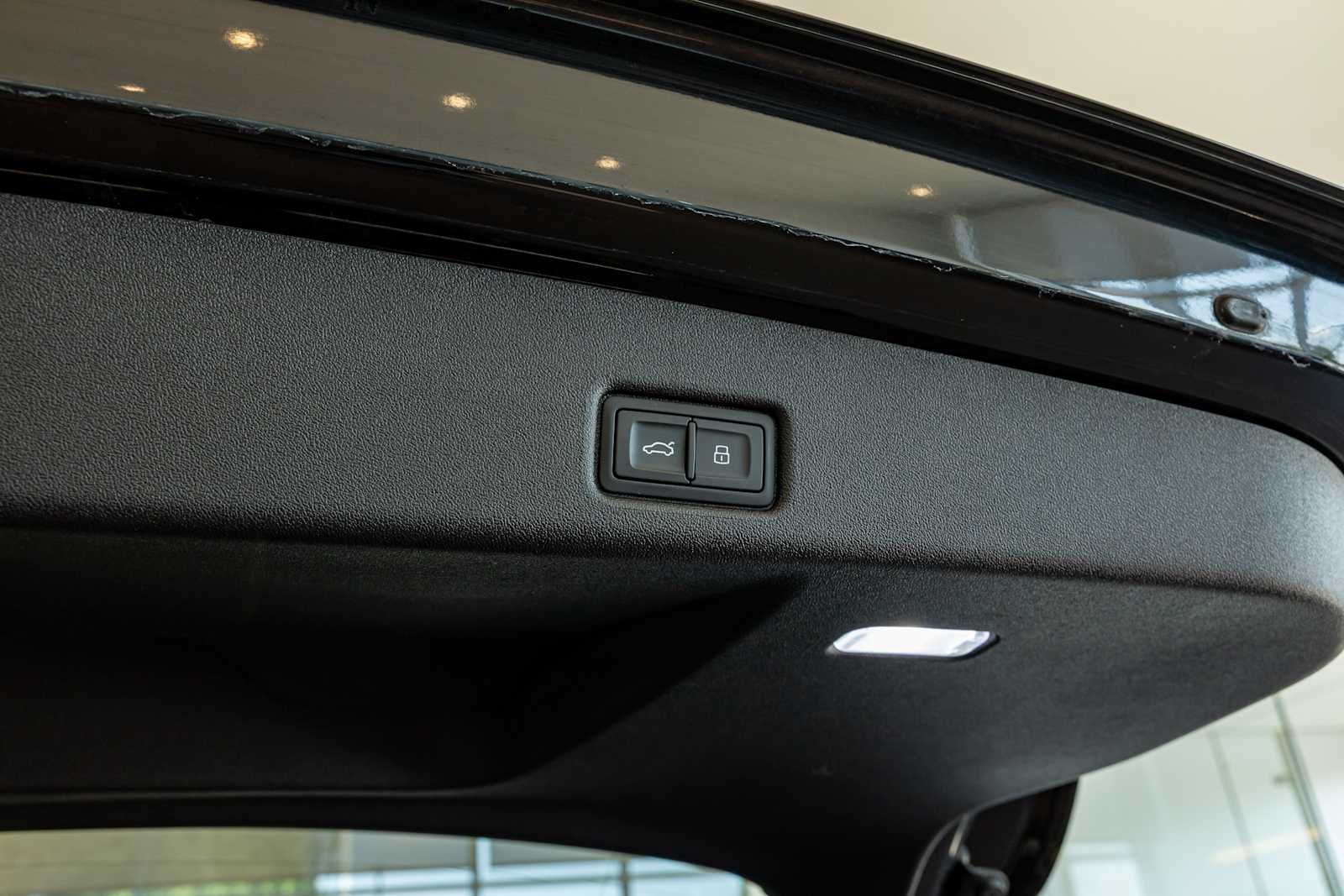 Used 2025 Mythos Black metallic Audi Premium image 39