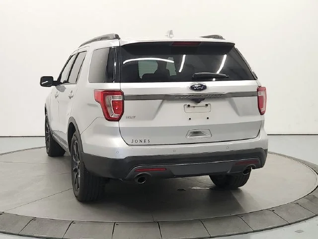 Used 2017 Ingot Silver Metallic Ford XLT image 7