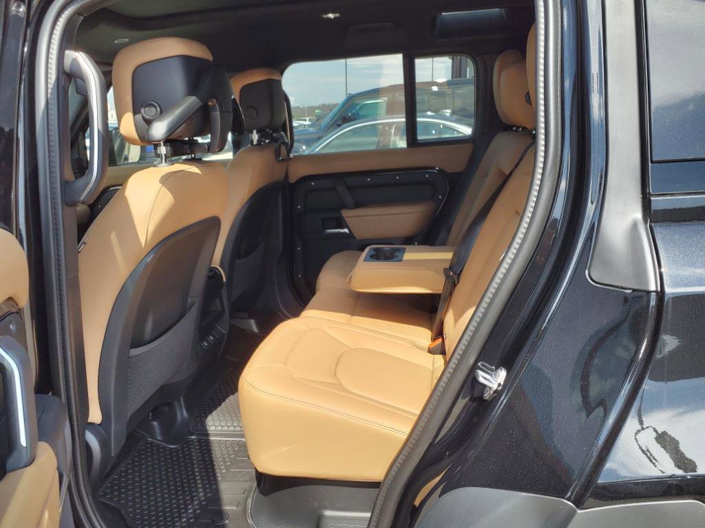 2025 Land Rover Defender S - Photo 12