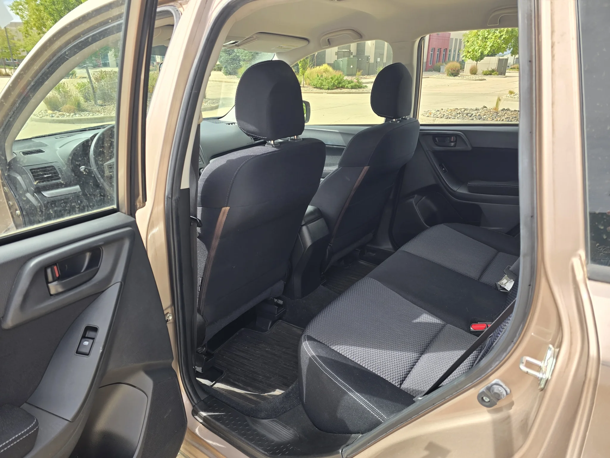 Used 2014 Burnished Bronze Metallic Subaru 2.5i image 16