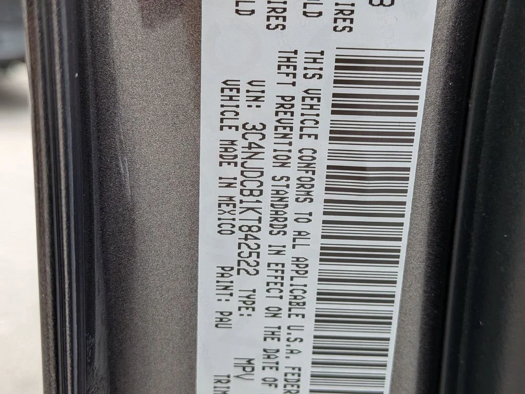 Used 2019 Gray Jeep Limited image 29