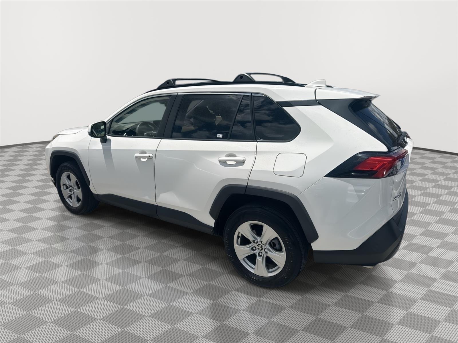 Used 2020 Super White Toyota XLE image 7