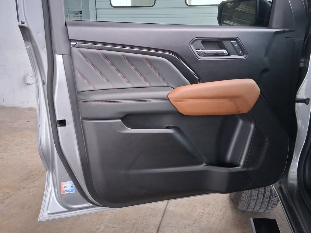 Used 2024 Sterling Metallic GMC AT4 image 17