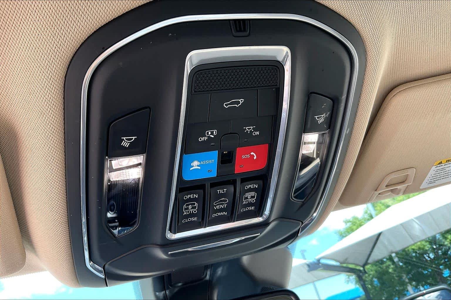 Used 2022 Rocky Mountain Pearlcoat Jeep Limited image 32