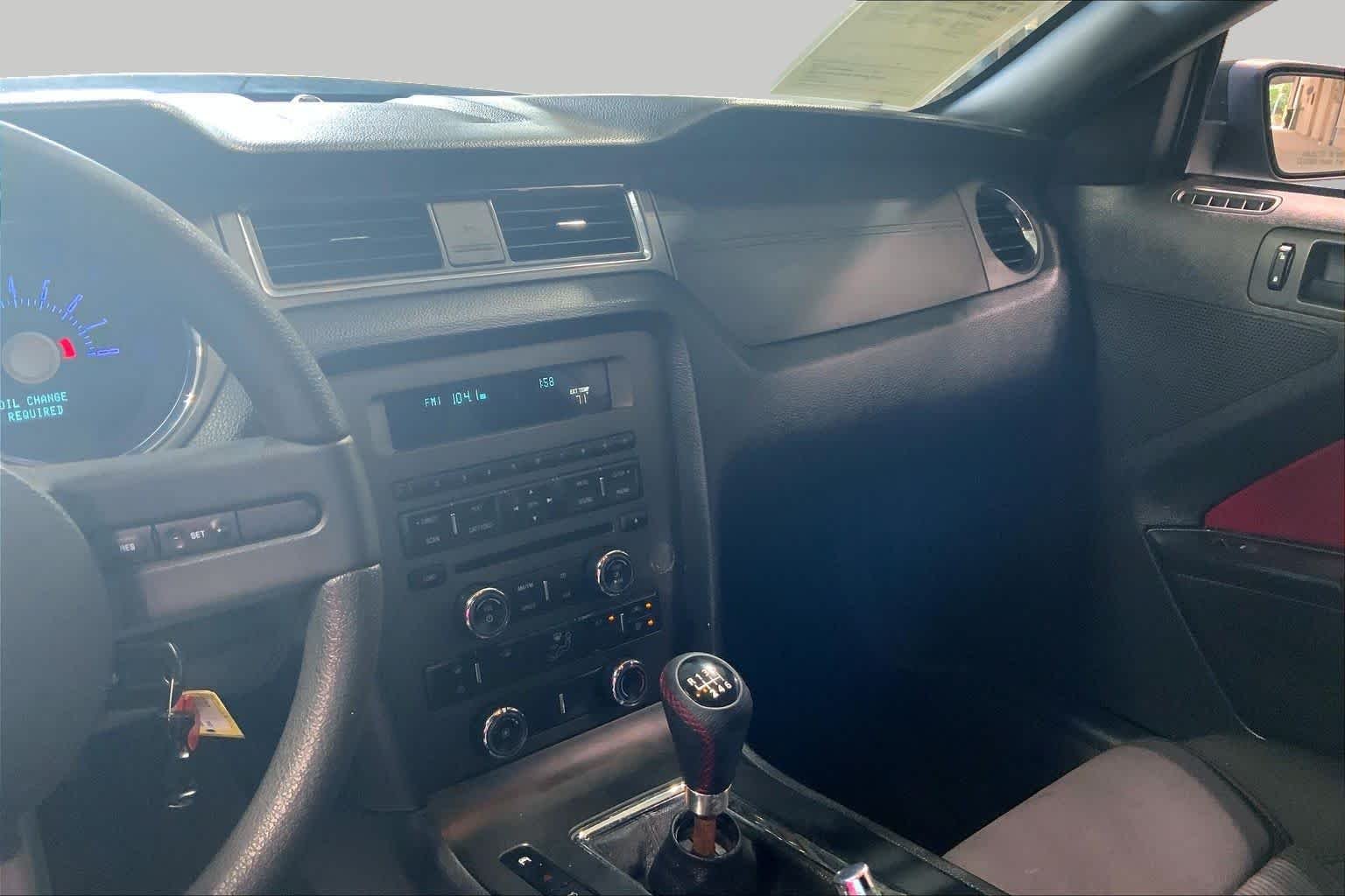 Used 2011 Sterling Gray Clearcoat Metallic Ford V6 image 5