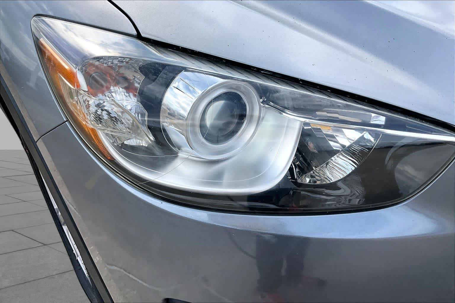 Used 2014 Liquid Silver Metallic Mazda Touring image 28