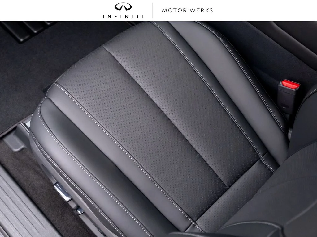 New 2027 DEEP EMERALD INFINITI Luxe AWD image 14