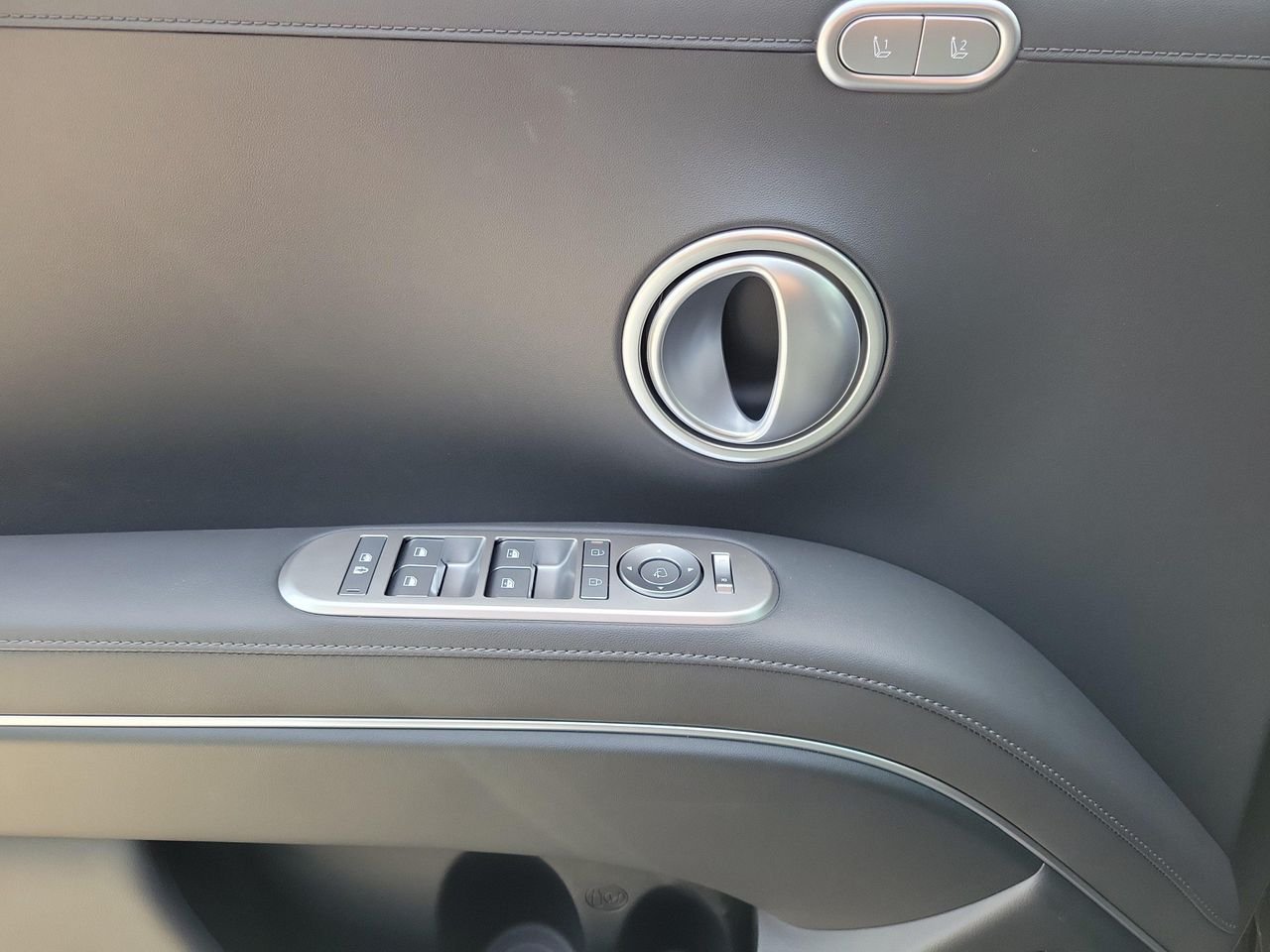New 2026 Ecotronic Gray Pearl Hyundai SEL Premium AWD image 17
