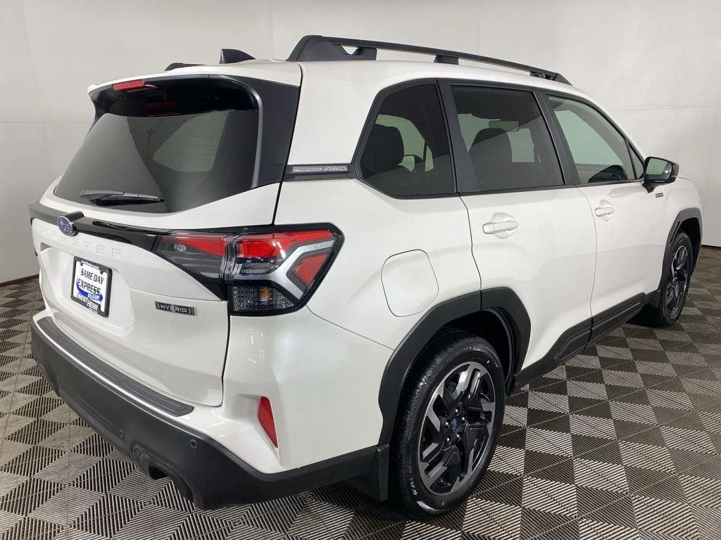 2025 Subaru Forester Limited - Photo 6