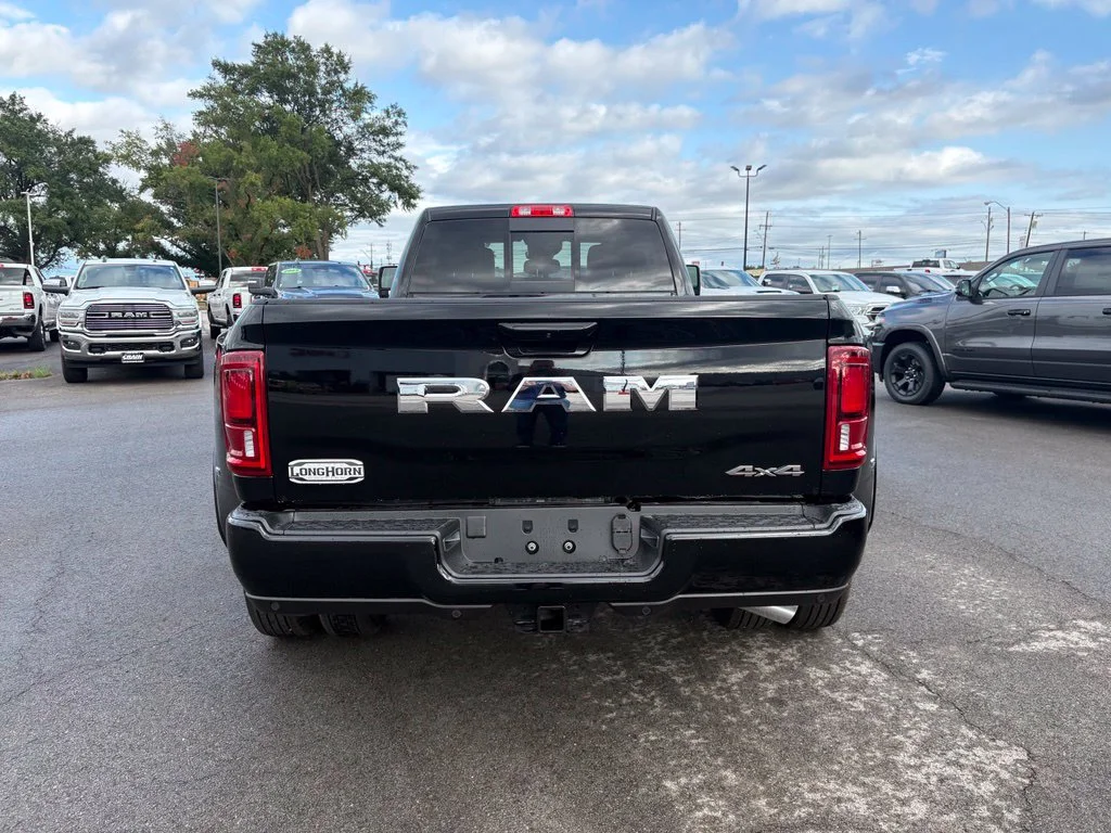 New 2026 Diamond Black Crystal Pearl-Coat Exterior Paint RAM Limited image 6