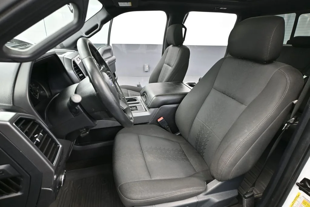 Used 2020 White Ford XLT image 24
