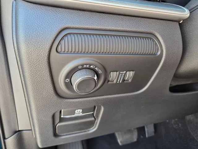 New 2026 Fathom Blue Pearl-Coat Exterior Paint (Late Availability) Jeep Limited Reserve image 24