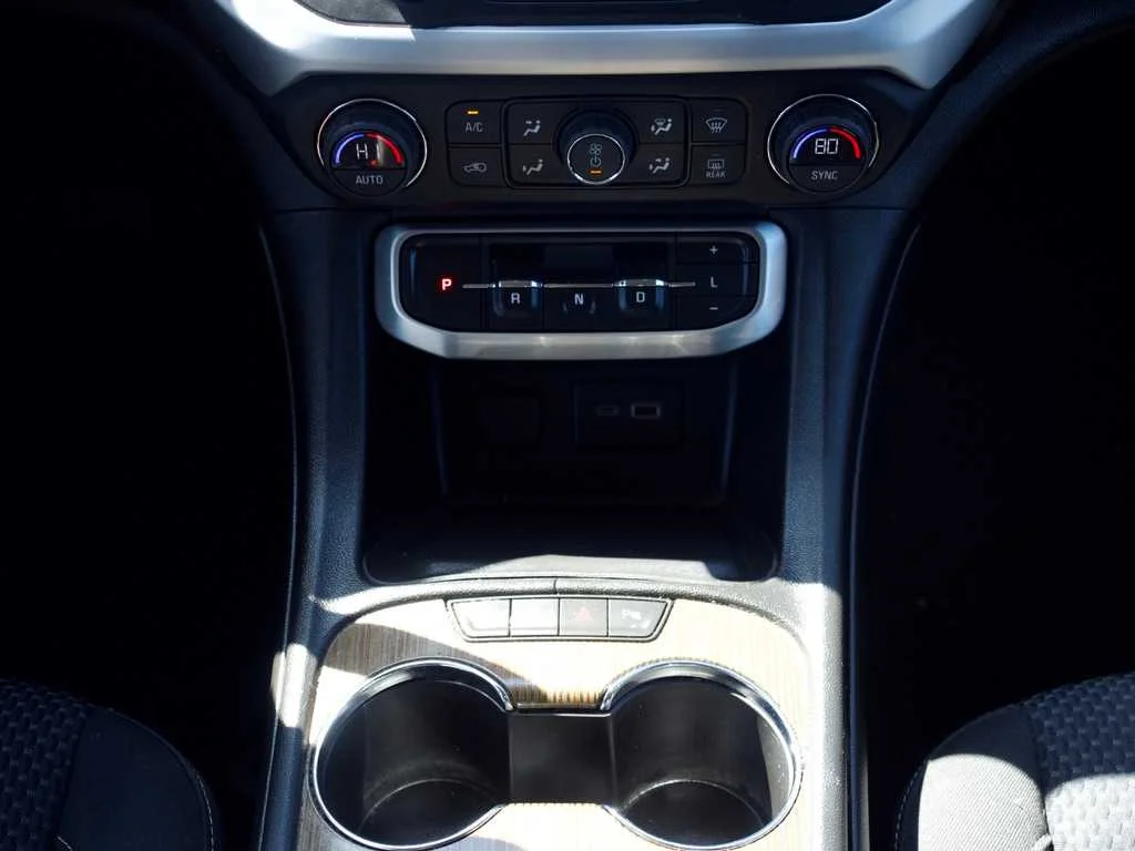2021 GMC Acadia SLE - Photo 27