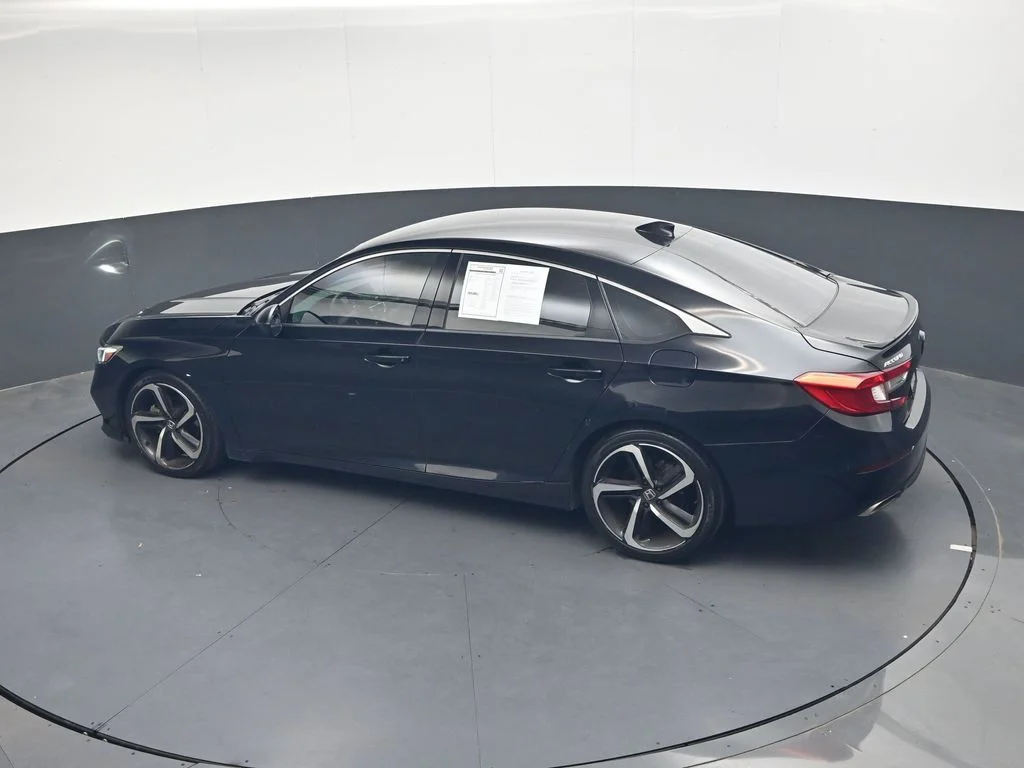 Used 2018  Honda Sport image 34