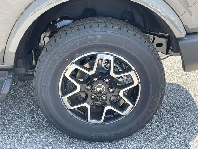 New 2026 Gray Ford Outer Banks image 8