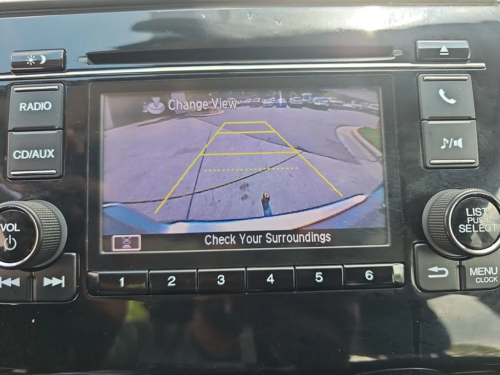 Used 2015  Honda LX image 21