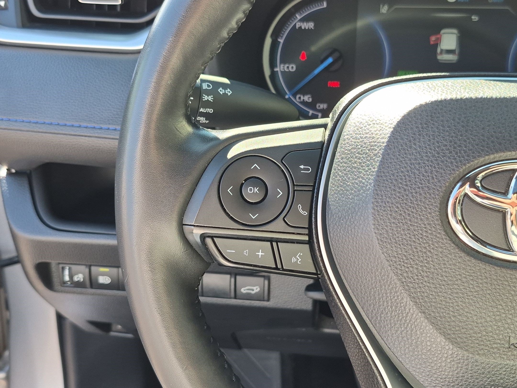 2023 Toyota RAV4 XSE - Photo 19