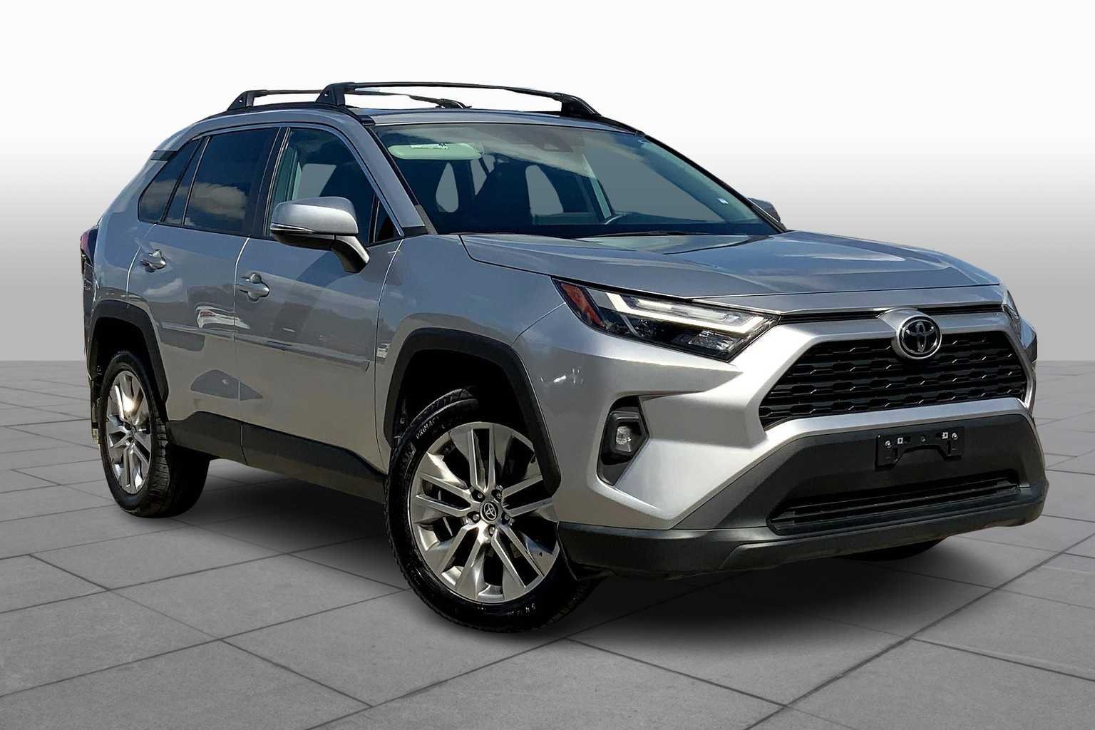 Used 2022 Silver Sky Metallic Toyota XLE Premium image 2