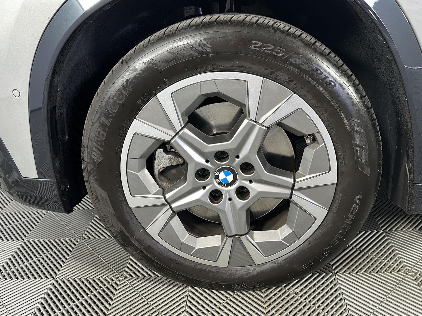 Used 2024 Space Silver Metallic BMW xDrive28i image 6