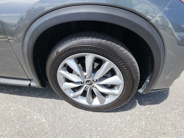 Used 2019 Gray INFINITI LUXE image 15