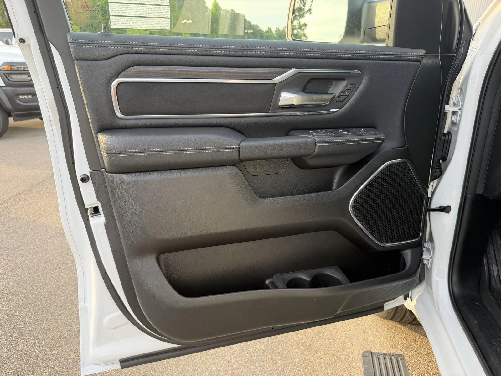 New 2026 Bright White Clear-Coat Exterior Paint RAM Laramie image 17