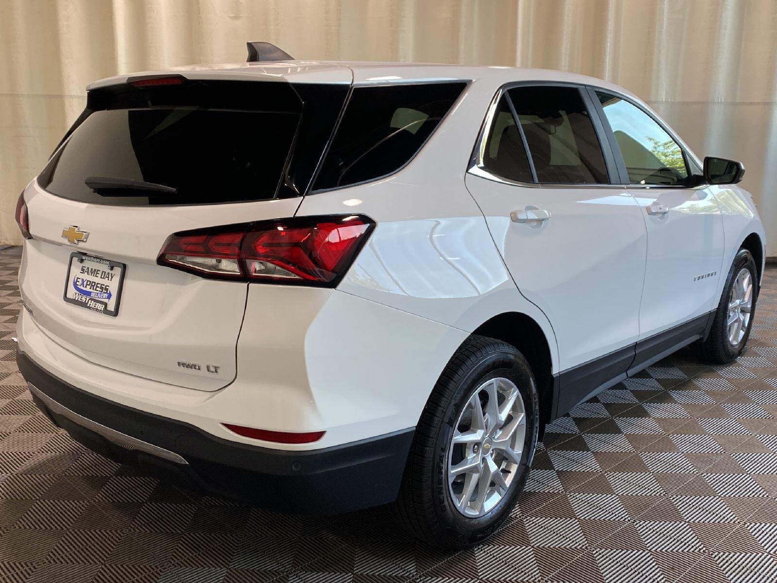 Used 2023 Summit White Chevrolet LT image 3