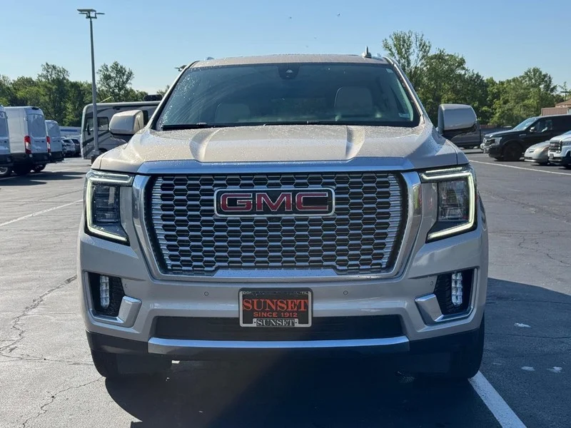 Used 2021 Beige Pearl Metallic GMC Denali image 9