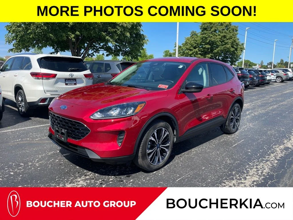 Used 2022 Rapid Red Metallic Tinted Clearcoat Ford SE image 1