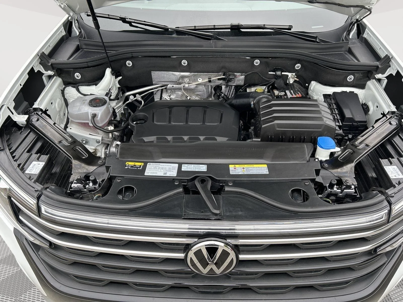 Used 2025  Volkswagen 2.0T Peak Edition image 30