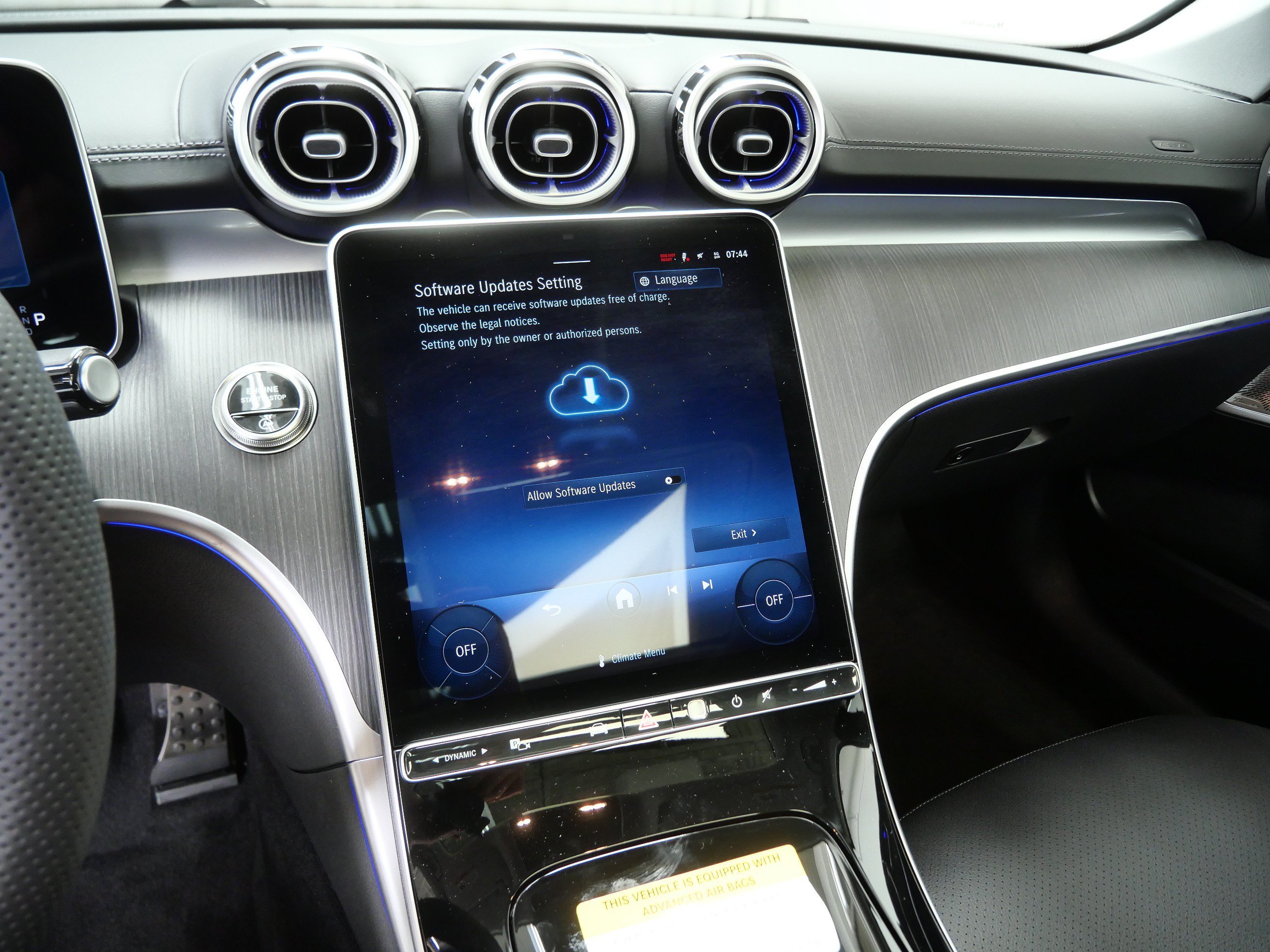 New 2026 MANUFAKTUR Alpine Grey Mercedes-Benz C 300 image 12