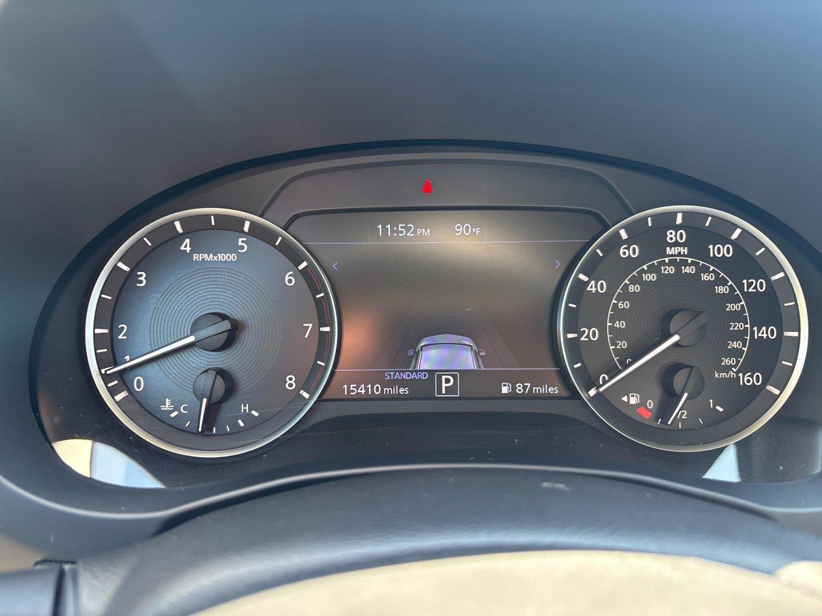 Used 2025 Radiant White INFINITI LUXE image 21