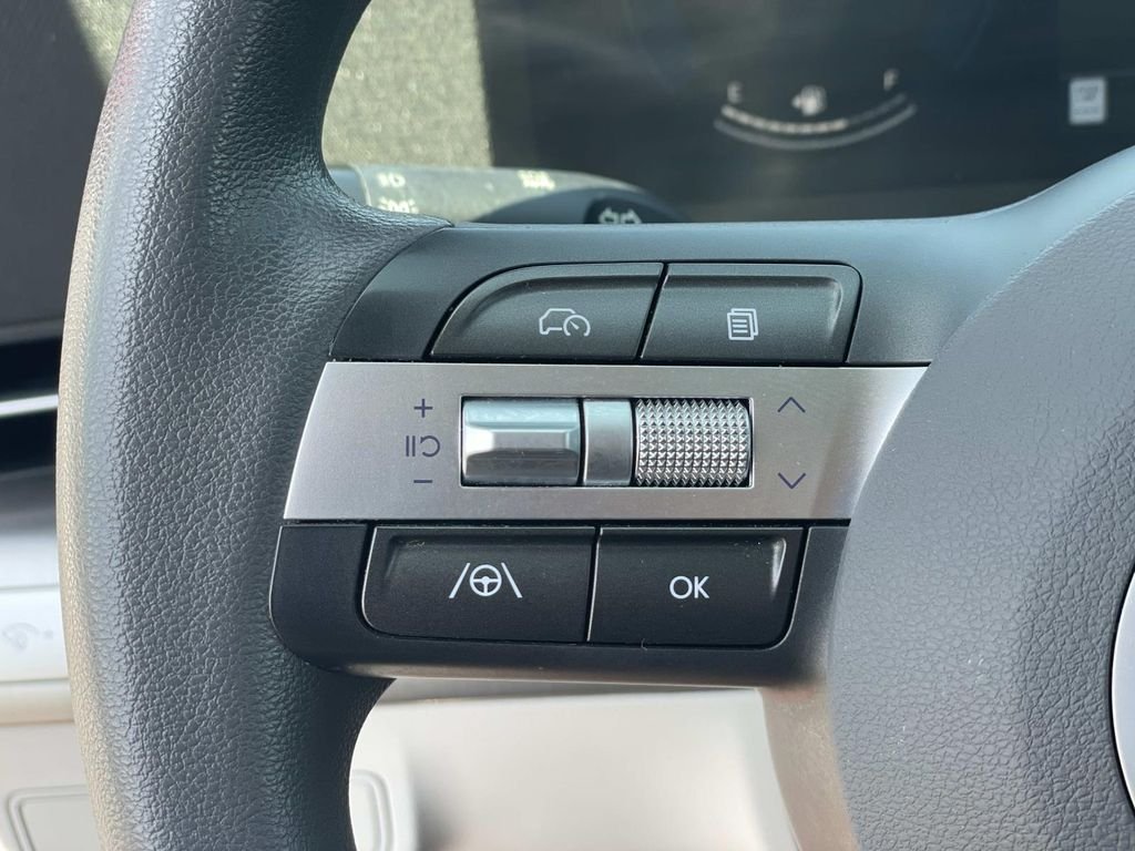 2025 Hyundai Kona SE - Photo 8