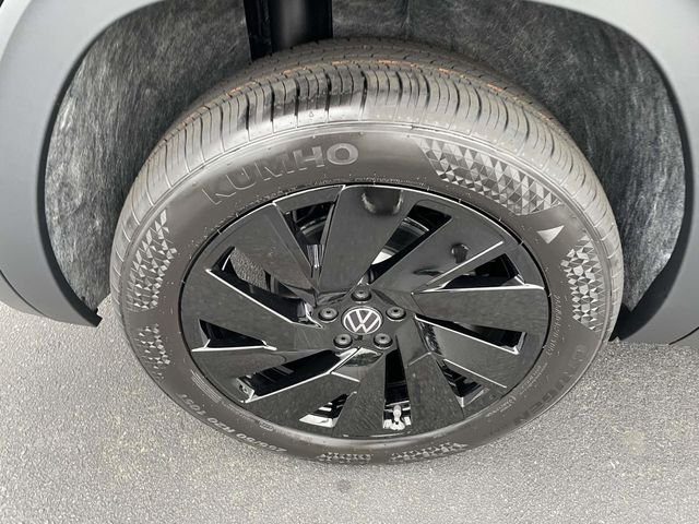 New 2026 Black Volkswagen 2.0T SE w/Technology image 7