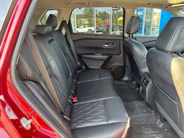2022 Nissan Rogue Platinum - Photo 18