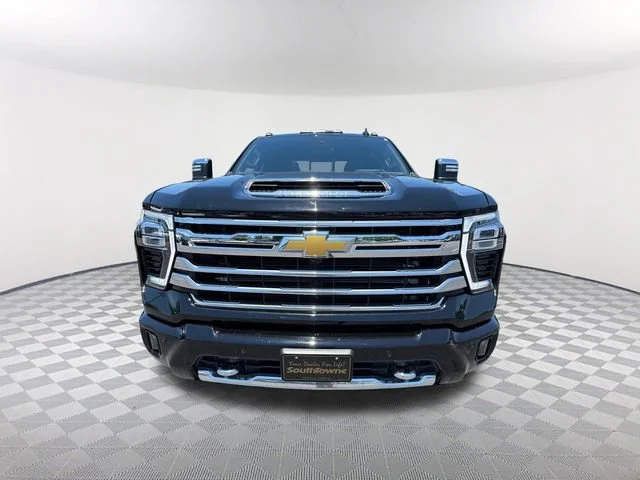 Used 2025 Black Chevrolet High Country image 2