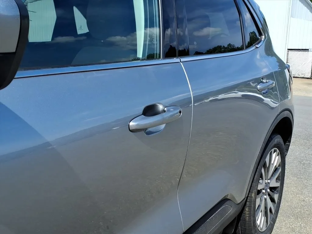 Used 2021 Silver Ford Titanium image 9