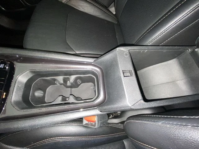 Used 2022 White Jeep Latitude Lux image 20