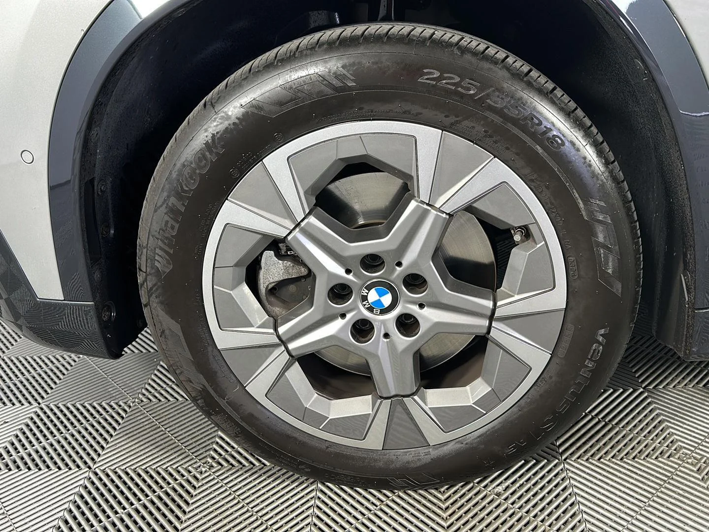 Used 2024 Space Silver Metallic BMW xDrive28i image 6