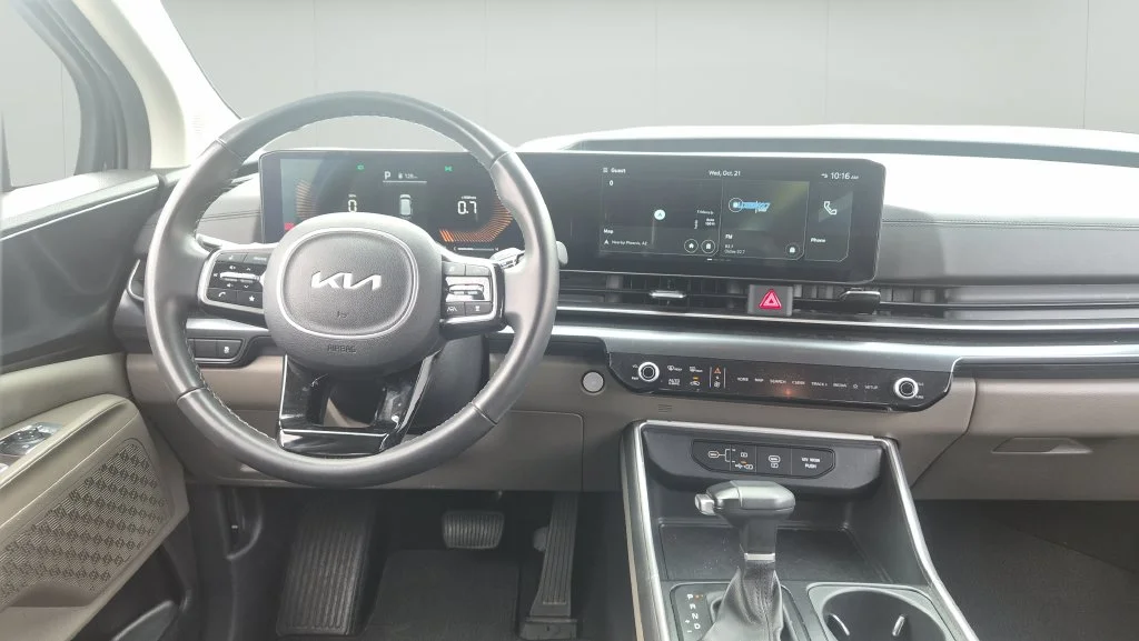 Used 2025 Gray Kia LXS image 11