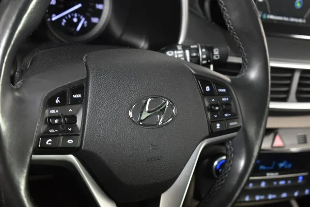 Used 2020 Black Hyundai Ultimate image 12