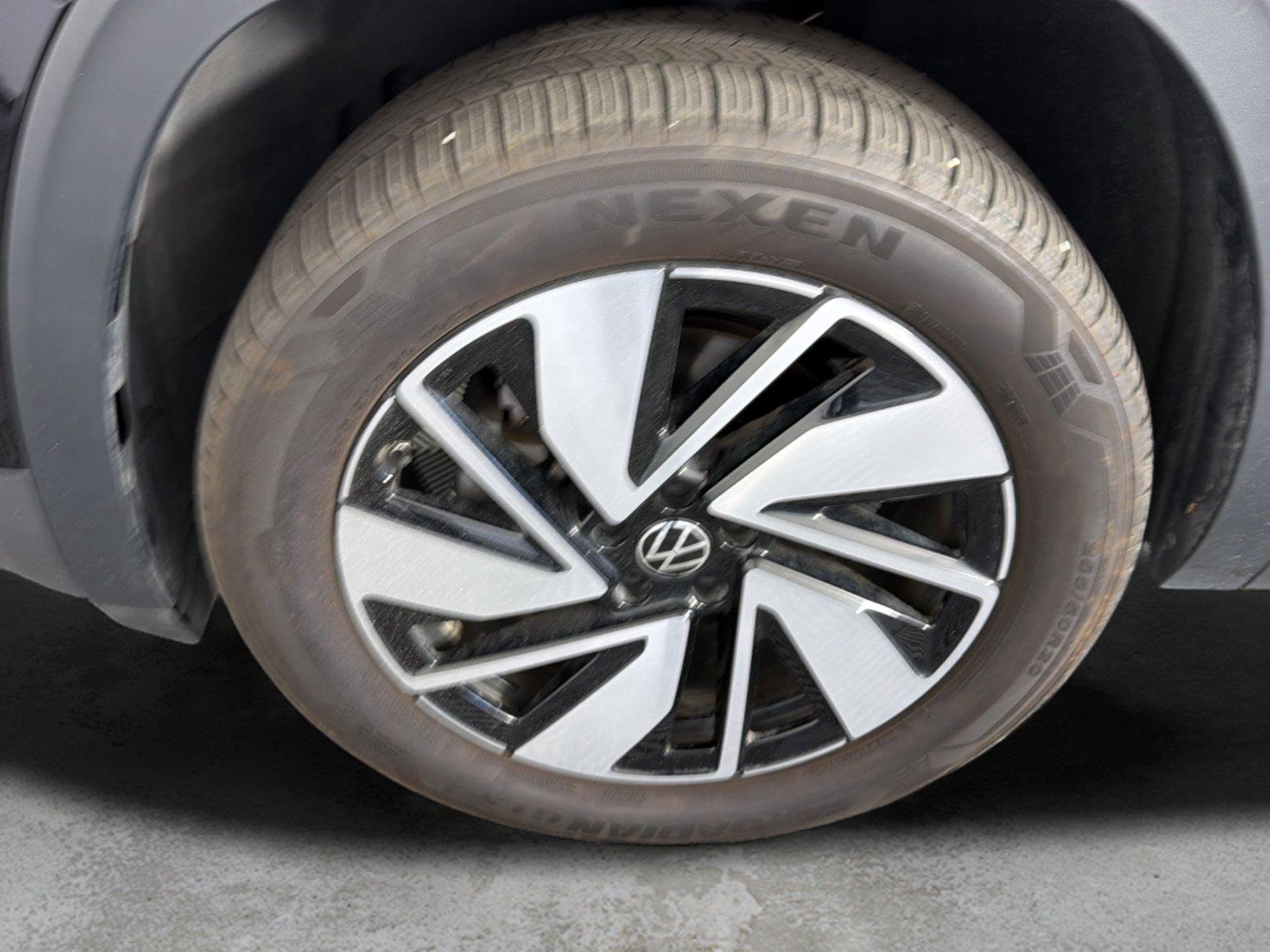 Used 2026  Volkswagen 2.0T SE w/Technology image 33
