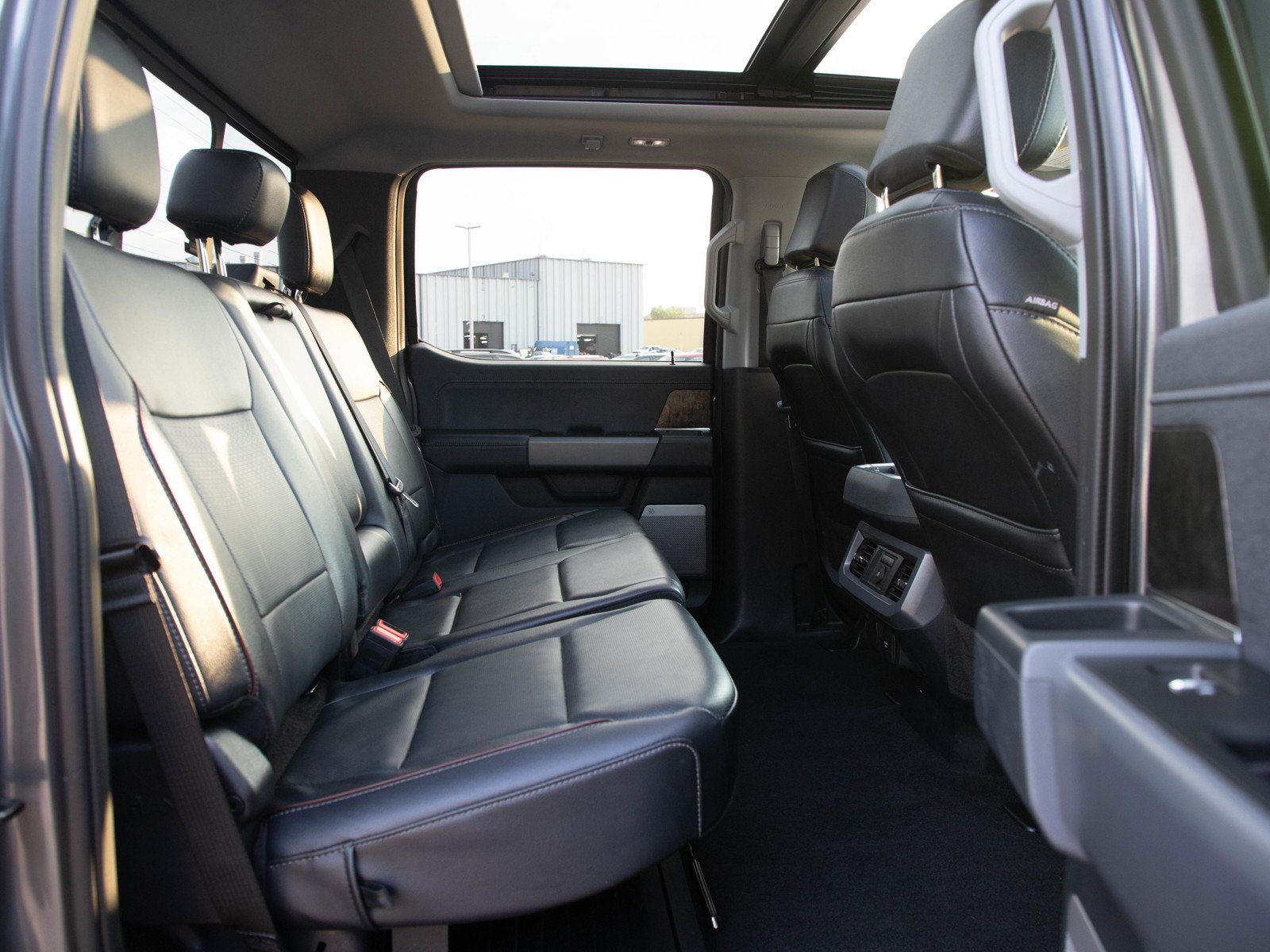 Used 2024  Ford  image 15