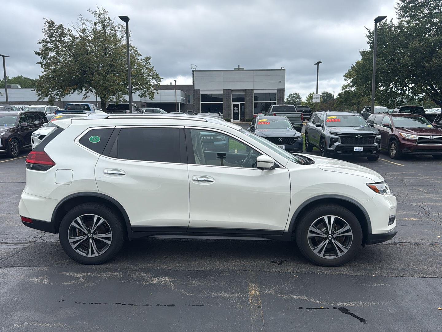 Used 2020 Pearl White Tricoat Nissan SV image 9