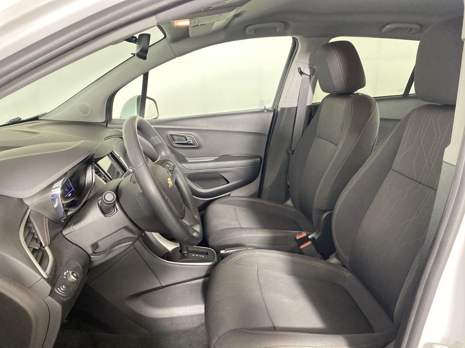 Used 2019 Summit White Chevrolet LT image 19