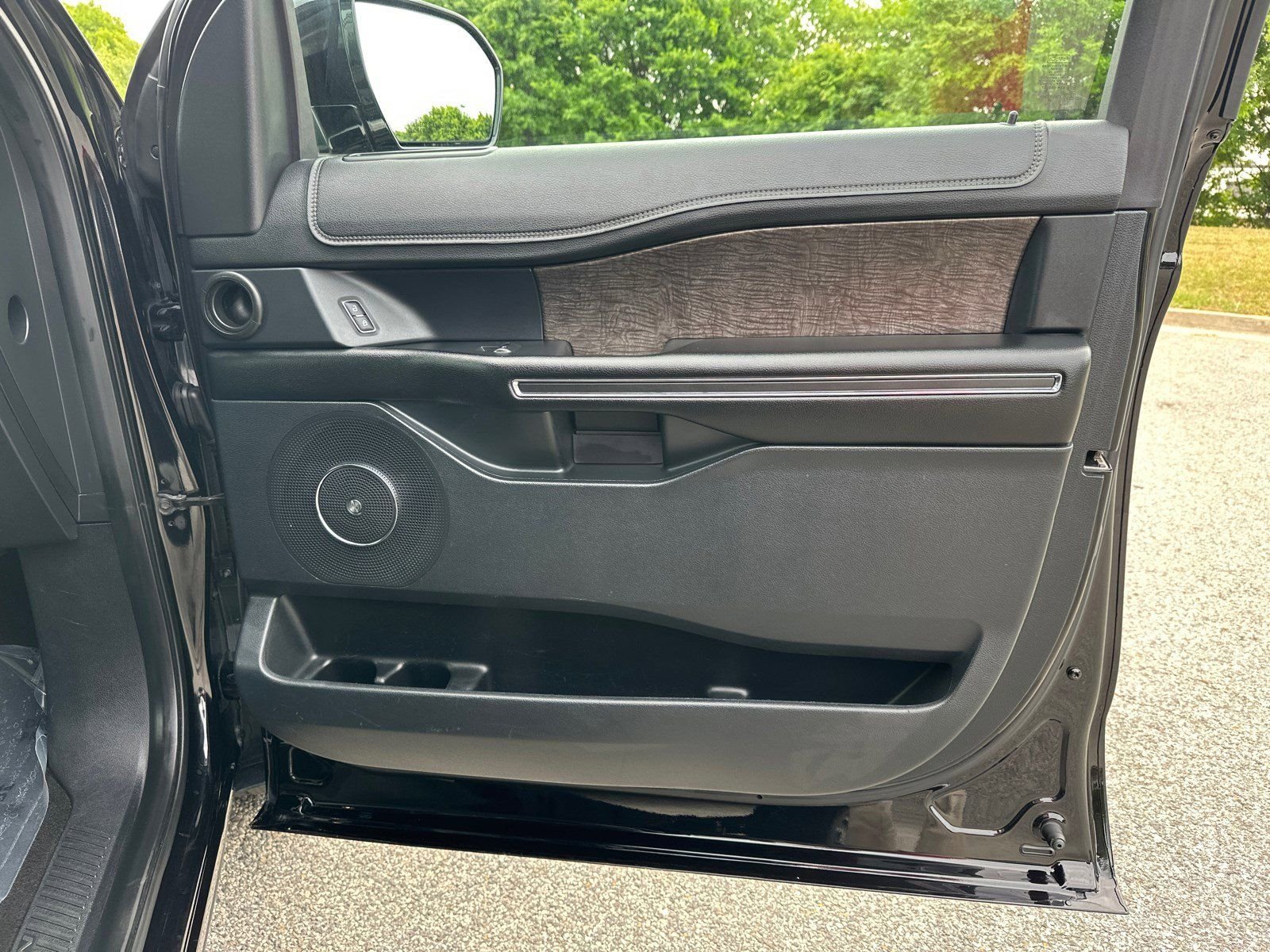 Used 2019 Black Ford Limited image 12
